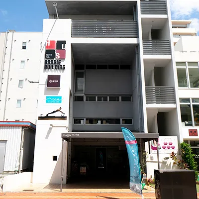 那覇新都心店